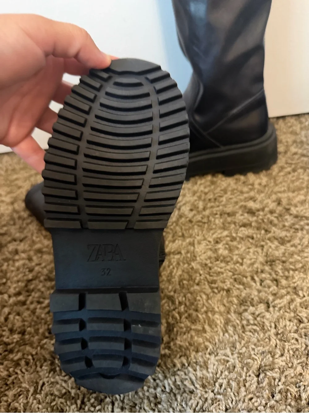 Zara classic black